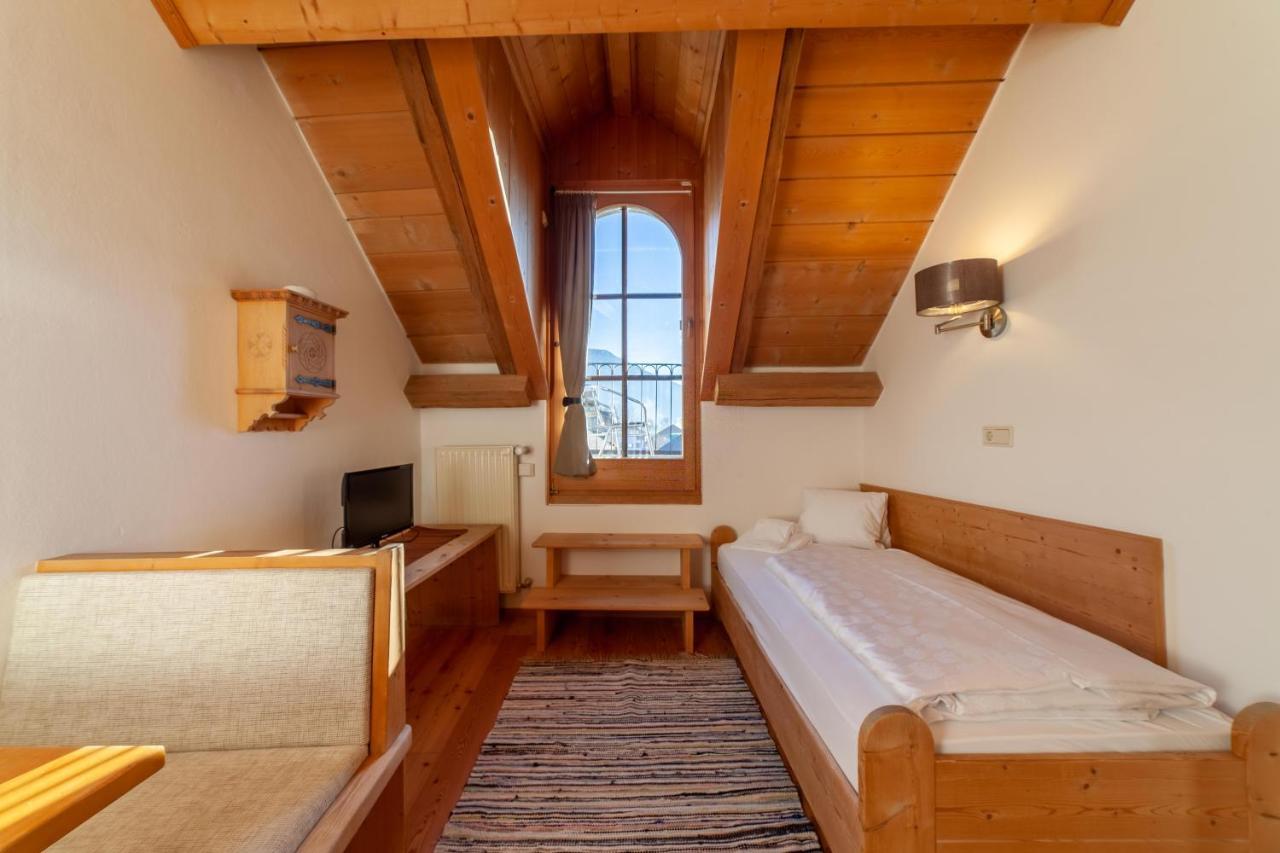 Hotel Greif Malles Venosta Exteriér fotografie