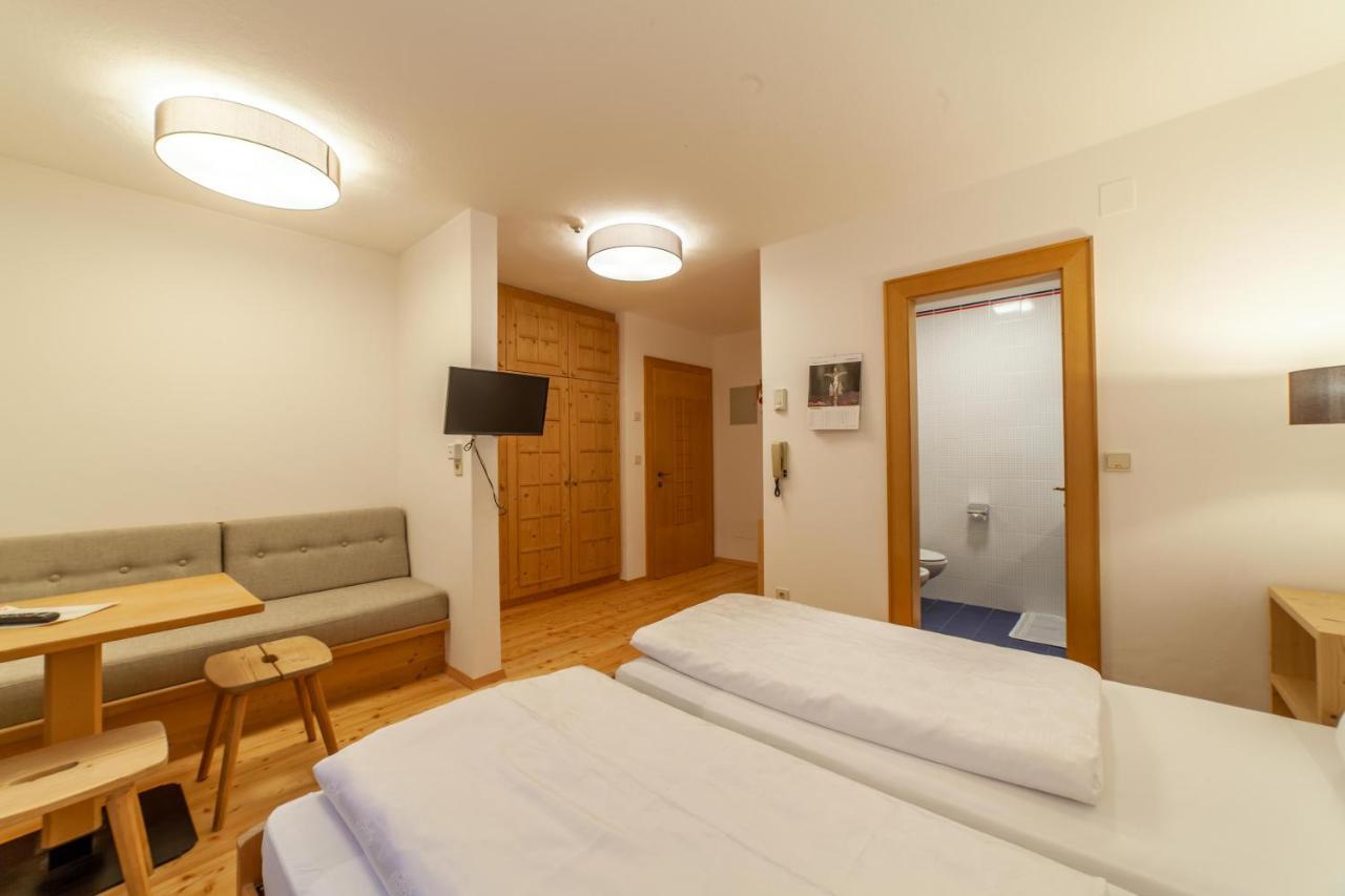 Hotel Greif Malles Venosta Exteriér fotografie