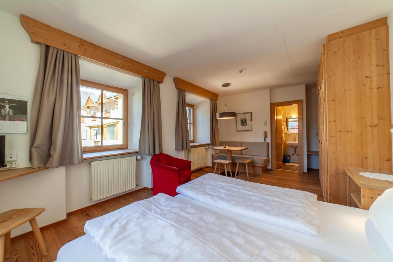 Hotel Greif Malles Venosta Exteriér fotografie