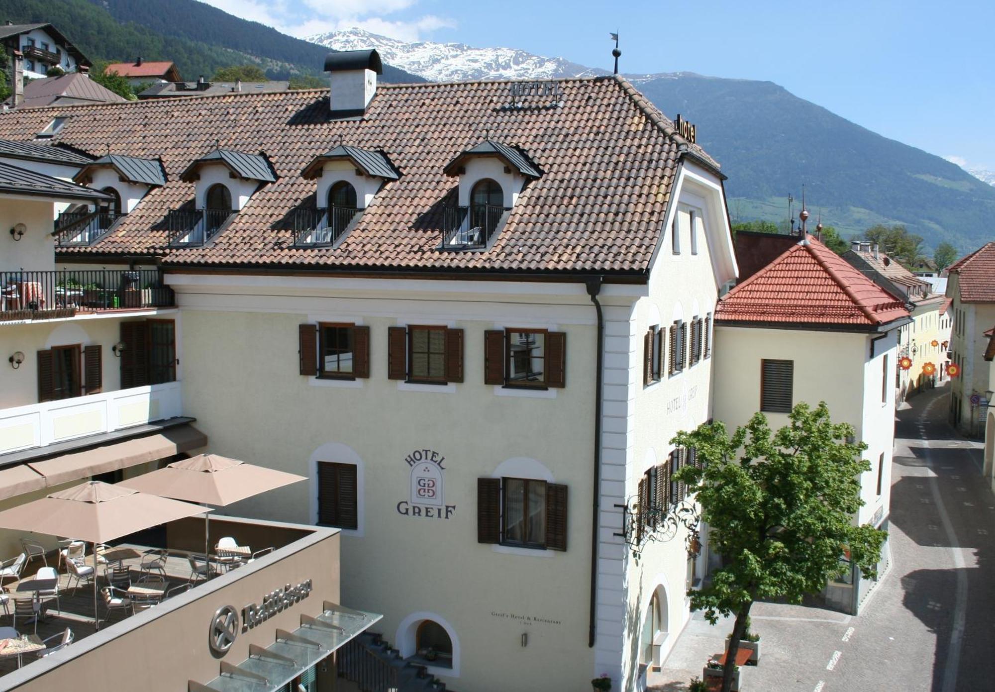 Hotel Greif Malles Venosta Exteriér fotografie