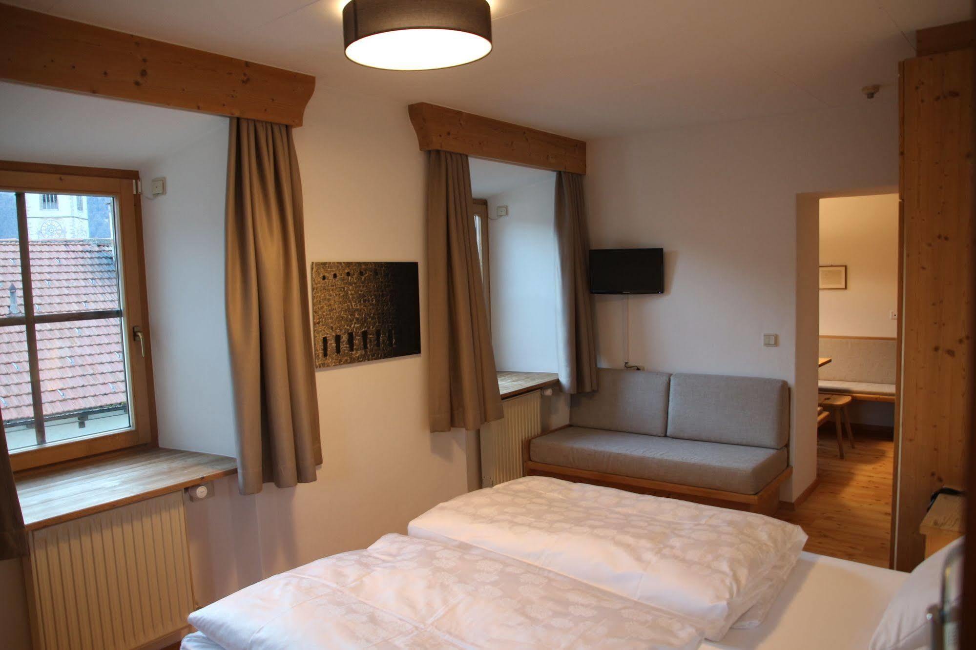 Hotel Greif Malles Venosta Exteriér fotografie